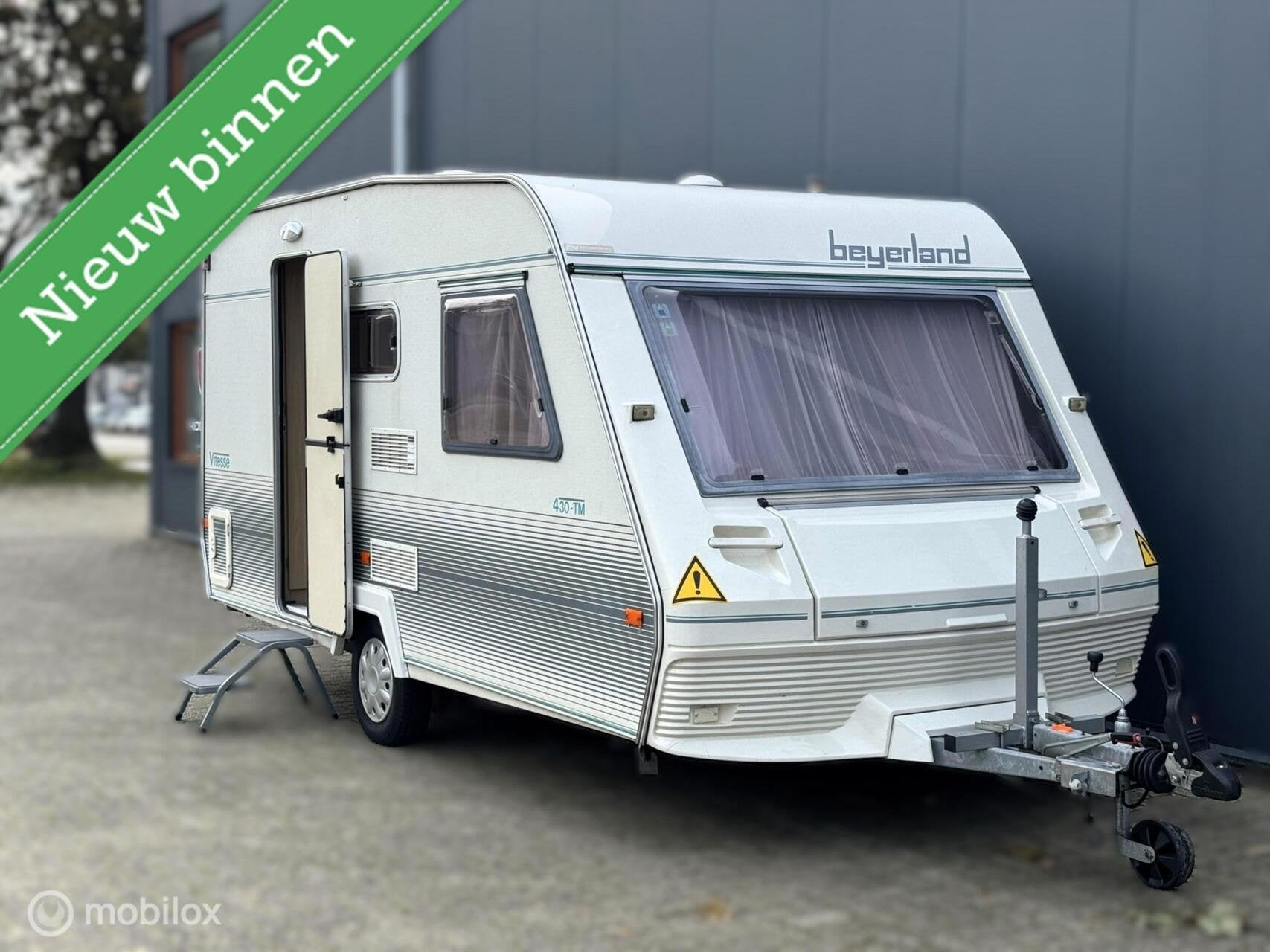 Beyerland 430 TM Vitesse | Nette staat|Voortent|Inruilkoopje, Caravans en Kamperen, Bedrijf, Tot en met 4, 5 tot 6 meter, 500 - 750 kg
