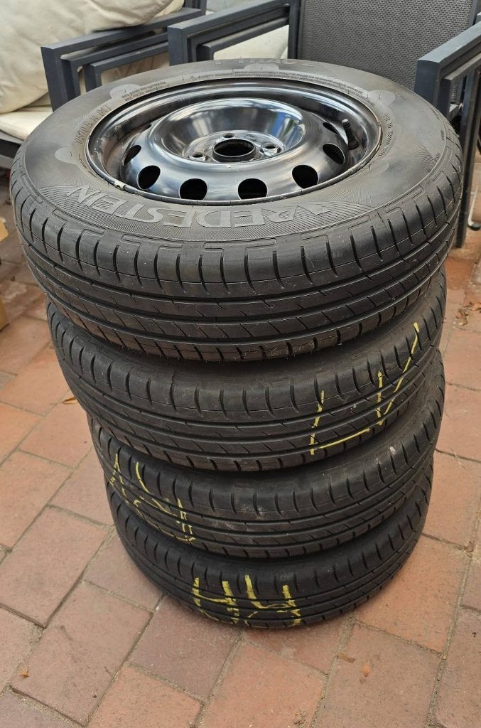 Complete set Zomerbanden + Velgen 14 inch Hyundai i20, Auto-onderdelen, Banden en Velgen, Ophalen, 14 inch, Gebruikt, 175 mm