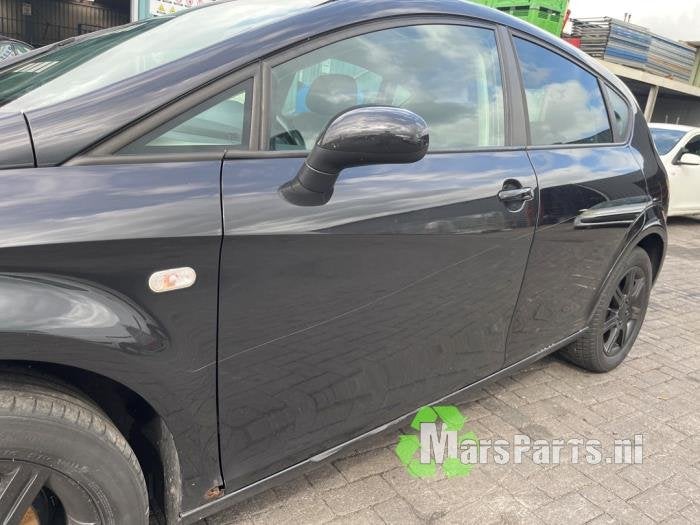 Portier 4Deurs links-voor van een Seat Leon, Gebruikt, -, Deur, -