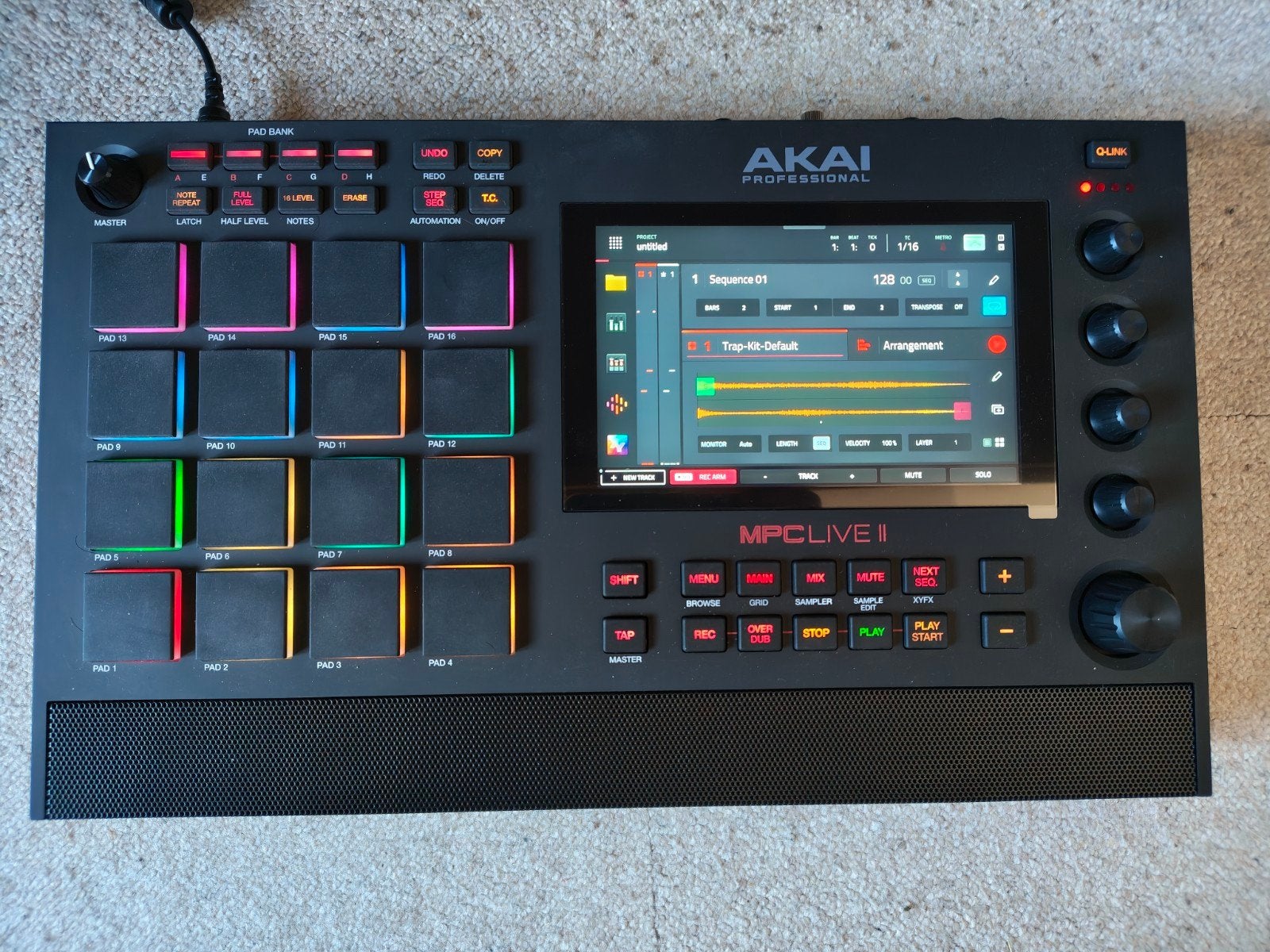 AKAI MPC Live2, Muziek en Instrumenten, Ophalen of Verzenden, Gebruikt