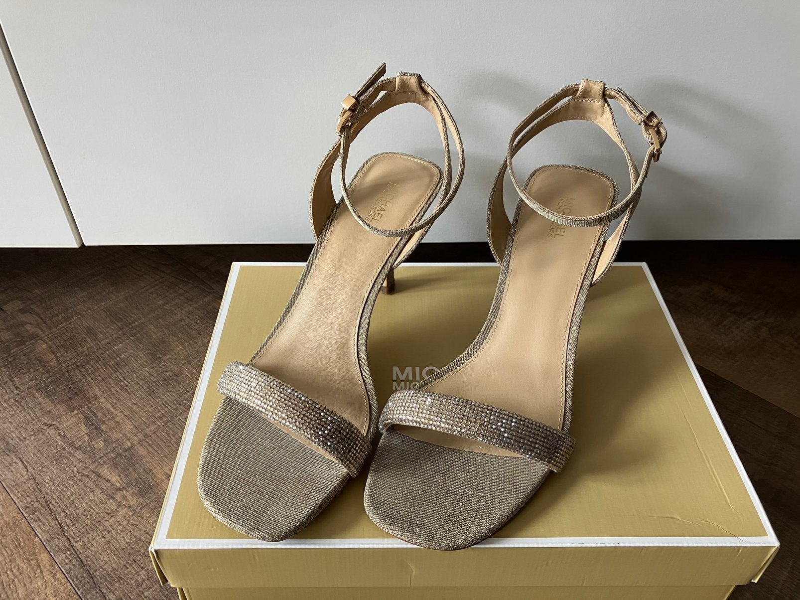 Michael Kors sandalen Carrie, Overige kleuren, Zo goed als nieuw, Sandalen of Muiltjes, Ophalen of Verzenden