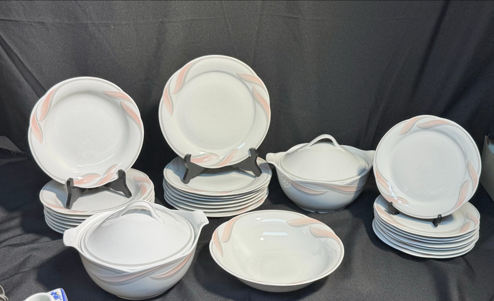 Winterling Bavaria "Patricia" Porseleinen Servies - 27-delig, Ophalen of Verzenden, Zo goed als nieuw, Effen, Porselein