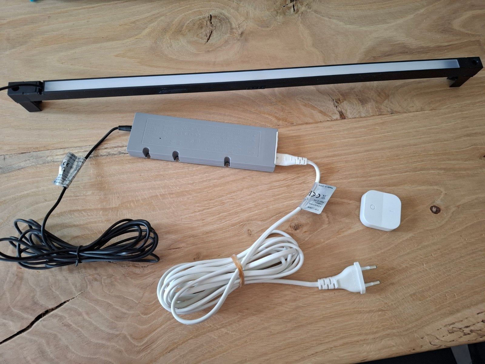IKEA Skydrag LED-strip 60 cm antraciet met afstandsbediening, Gebruikt, Zwart, IKEA, Ophalen