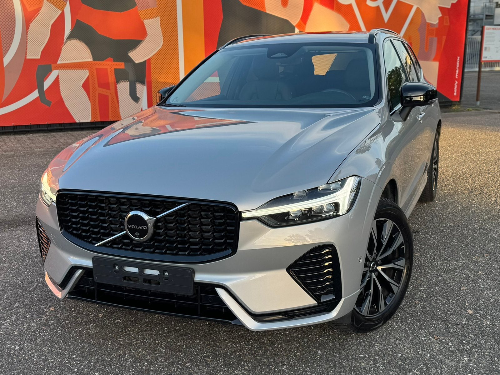 VOLVO XC60 B4 MILD-HYBRID PLUS DARK ZEER NETTE FULL OPTION!, 4 cilinders, 1969 cc, Leder, XC60