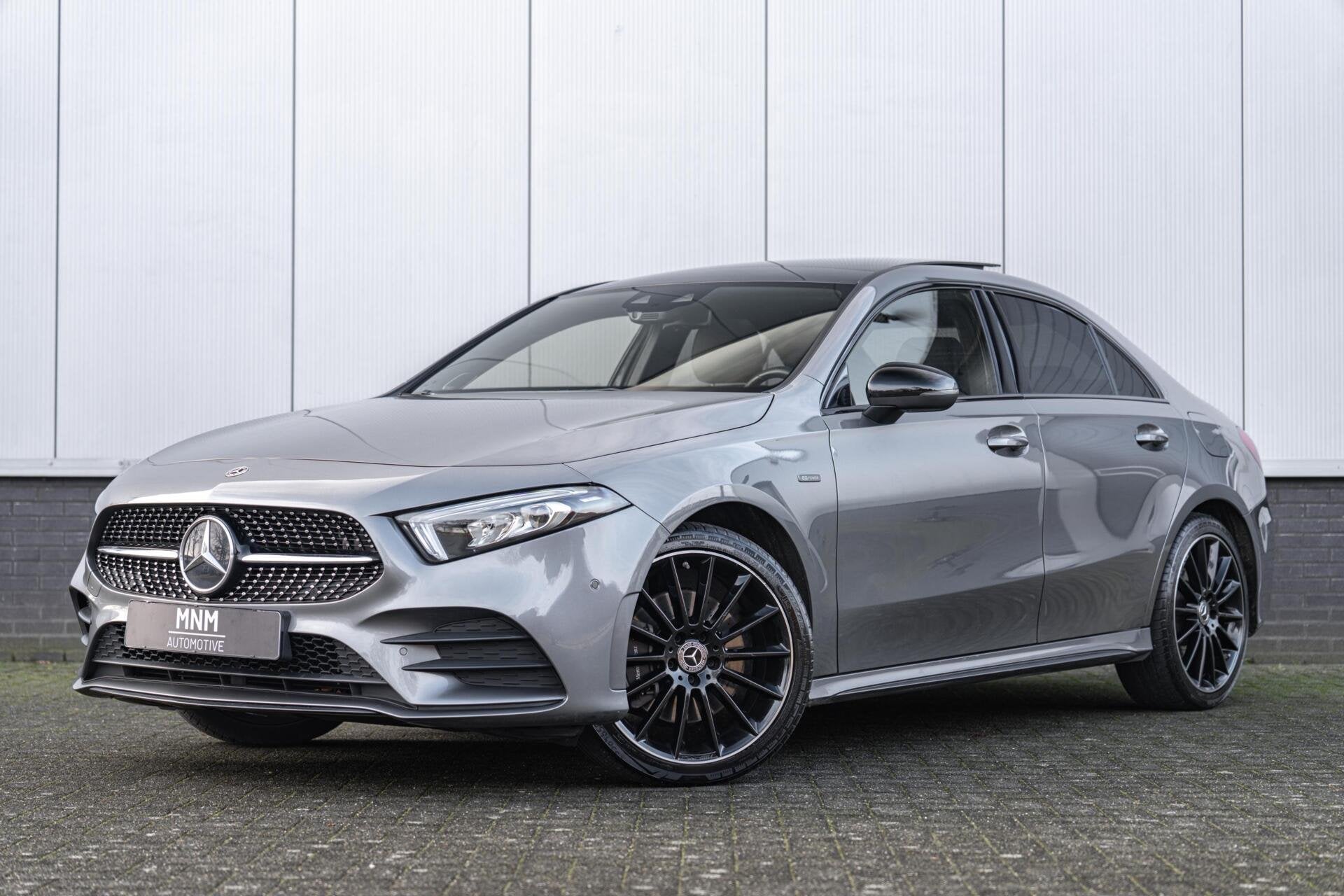 Mercedes A-klasse 250e AMG |Pano|Camera|Burmester, Gebruikt, Euro 6, 4 cilinders, 160 pk
