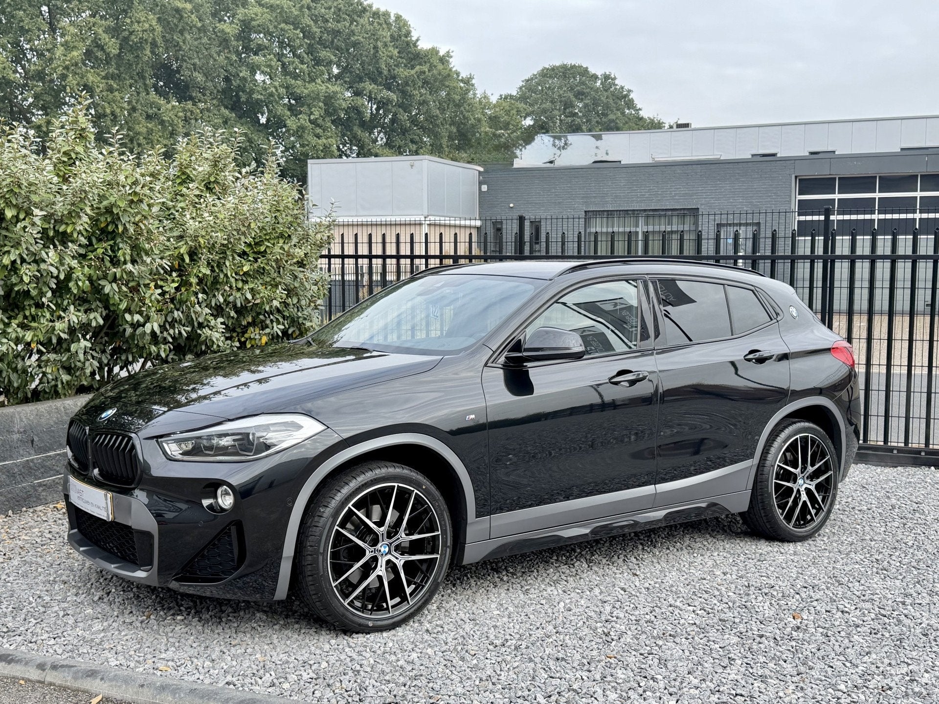 BMW X2 xDrive20i M-Pakket Headup|Camera|Keyles|Navi Zwart!, Auto's, Automaat, X2, Gebruikt, Leder en Stof