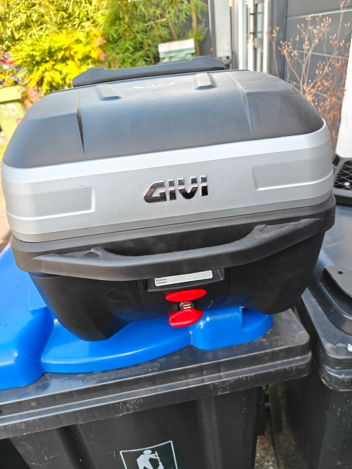 givi bold 32l met rugsteun en bevestigsplaat, Ophalen