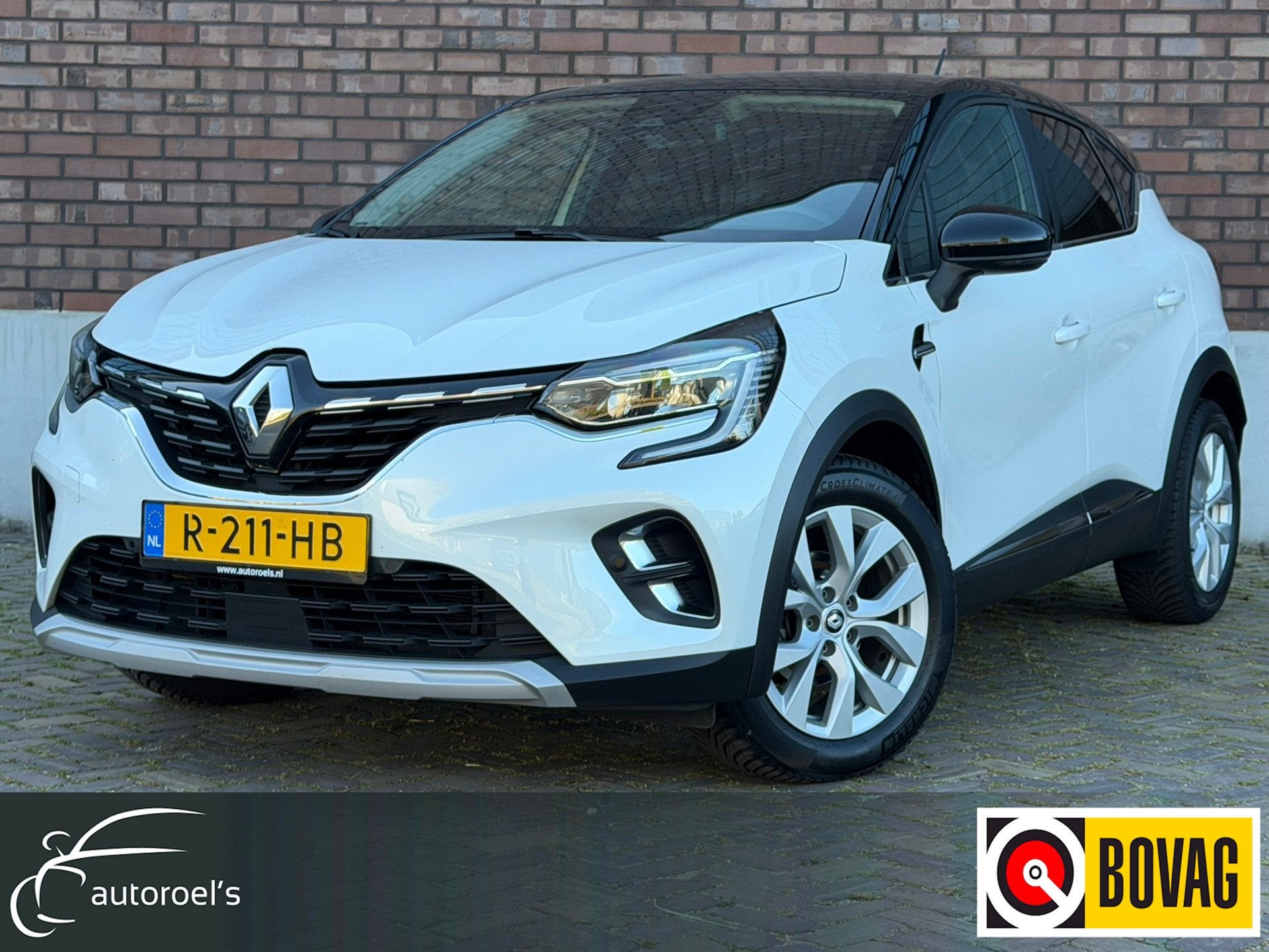 Renault Captur 1.0 TCe 90 Intens / NAVI + Camera / Michelin-, Voorwielaandrijving, Gebruikt, Met garantie (alle), Leder en Stof