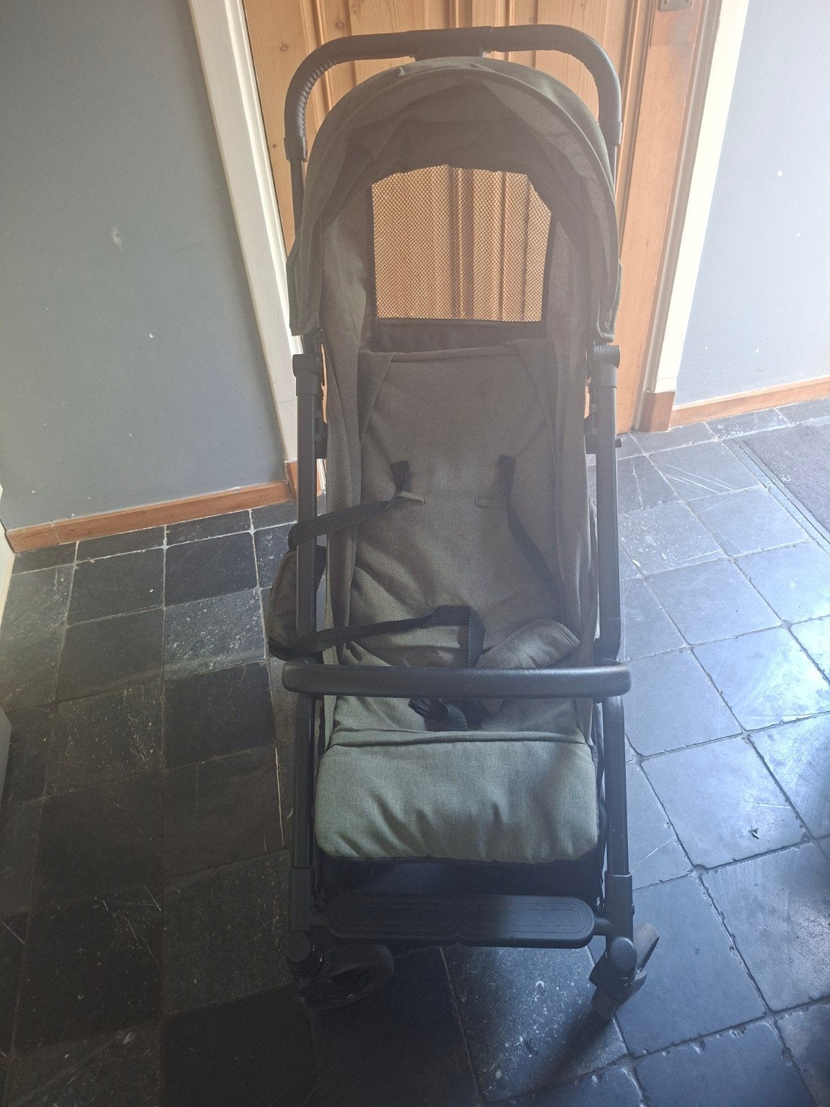Handige en compacte Prenatal buggy  met zonnekap, Kinderen en Baby's, Buggy's, Ophalen, Gebruikt, Overige merken, Verstelbare rugleuning