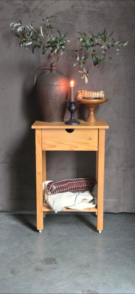 Grenen houten tafeltje tafel kastje op wieltjes !, Ophalen, Gebruikt