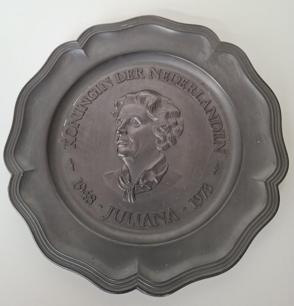 Tinnen bord Juliana 1948 – 1973, Ophalen, Zo goed als nieuw, Overige typen
