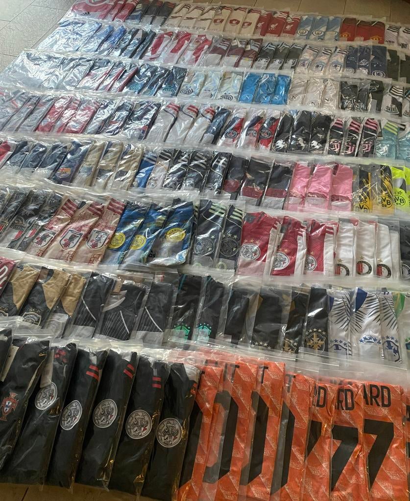 Bulk 50 verschillende voetbalshirts, Maat M, Ophalen of Verzenden, Nieuw, Shirt