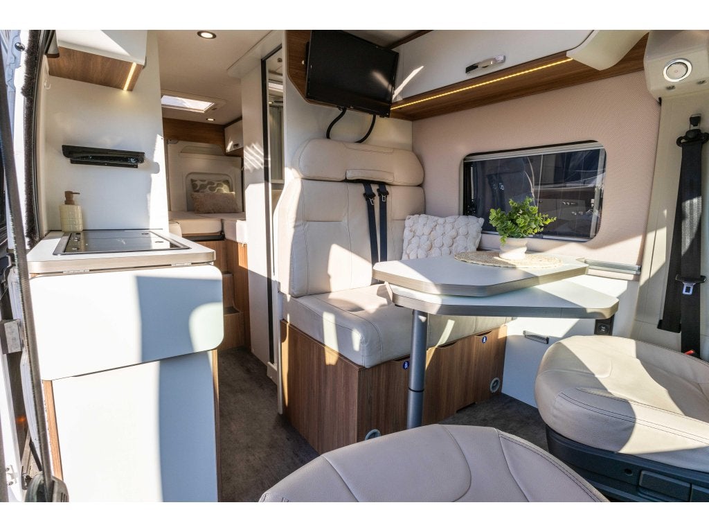 Pilote V630J | 2022 | 15dkm | Enkele bedden | ZGAN, Caravans en Kamperen, Ringverwarming, Fiat, Pilote, 6 tot 7 meter