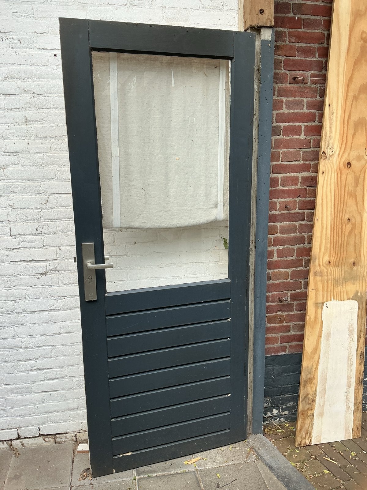 Hardhouten schuurdeur met 2-sterren veiligheidsslot, Doe-het-zelf en Verbouw, Deuren en Horren, Ophalen, Gebruikt, 80 tot 100 cm