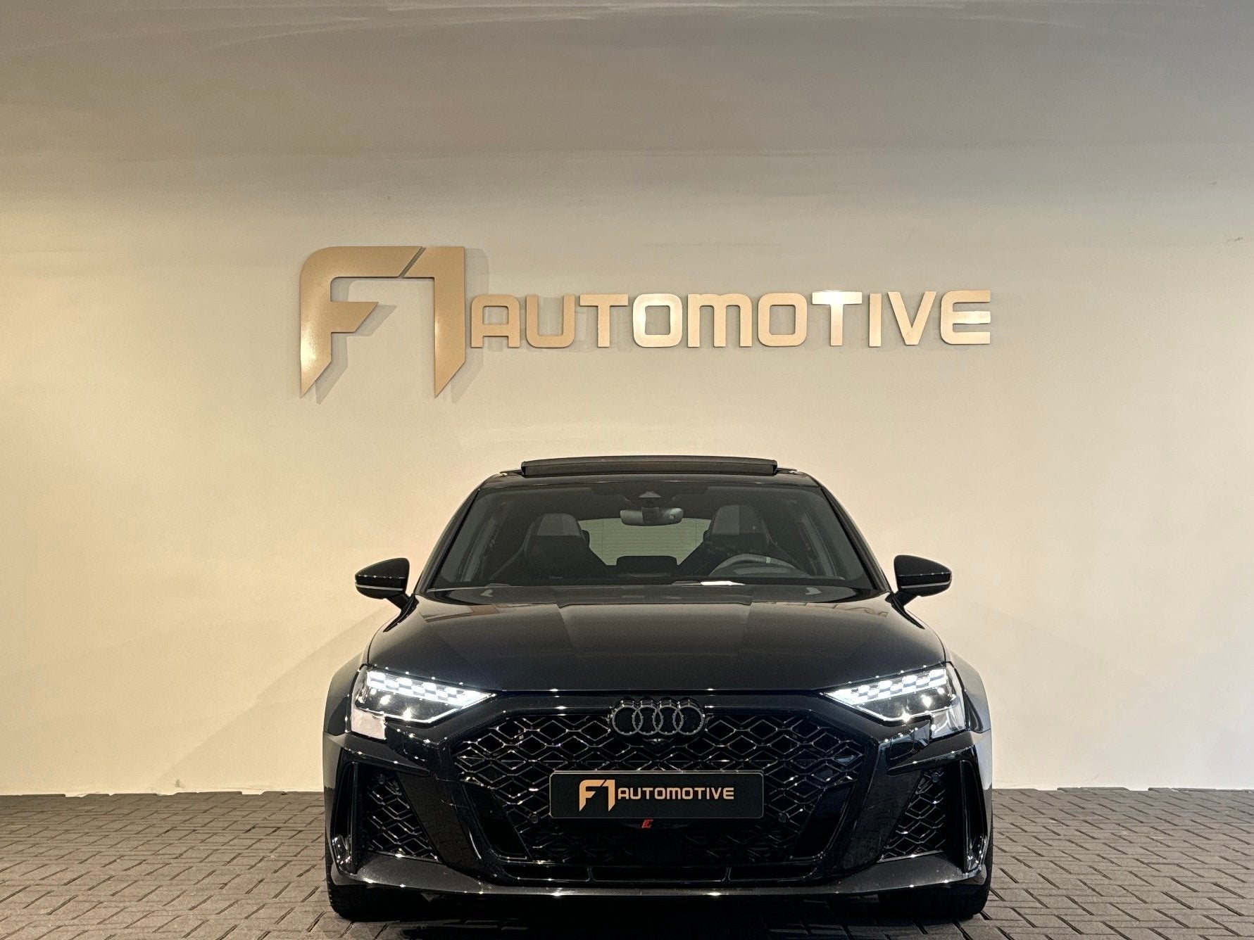 Audi RS3 Sportback 2.5 TFSI quattro Pano|Sonos|Carbon|Kuipst, Automaat, Dealer onderhouden, Gebruikt, RS3