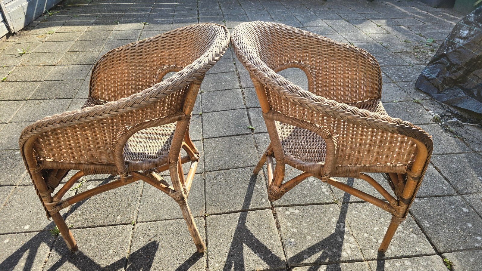 Twee rotan stoelen met defecte poot - gratis af te halen, Gebruikt, Twee, Bruin, Riet of Rotan