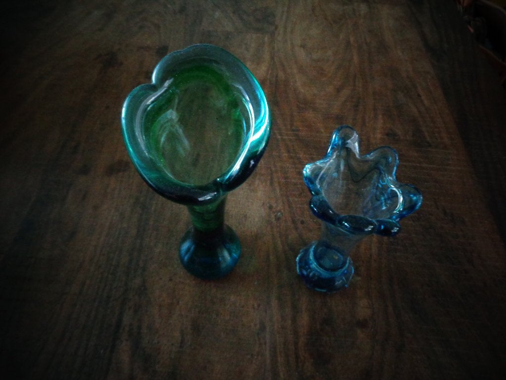 2 vintage Murano vaasjes, blauw en groen, Ophalen of Verzenden