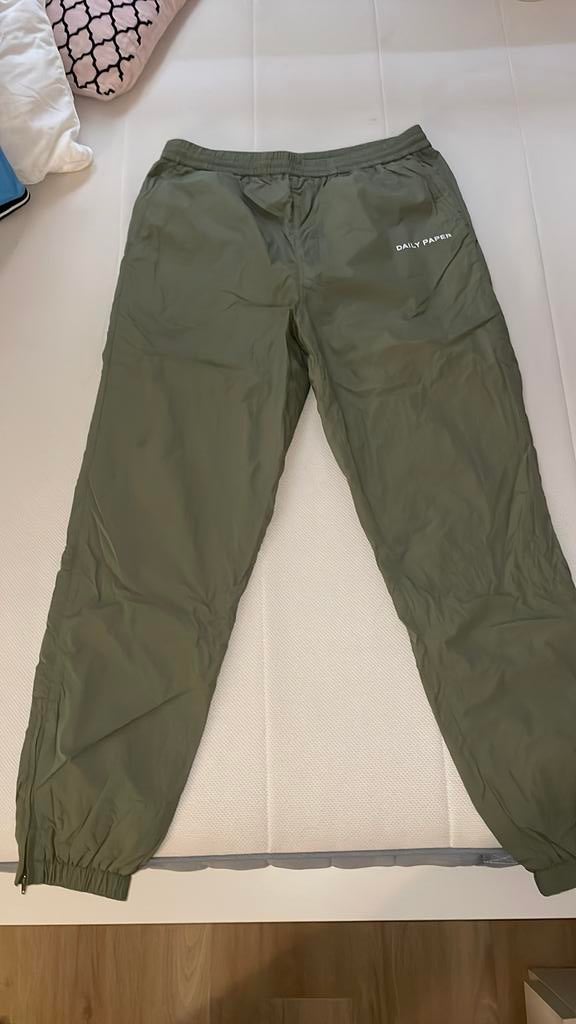 Daily Paper groene nylon/windbroek trainingsbroek – Maat M, Ophalen of Verzenden, Zo goed als nieuw, Maat 48/50 (M), Groen