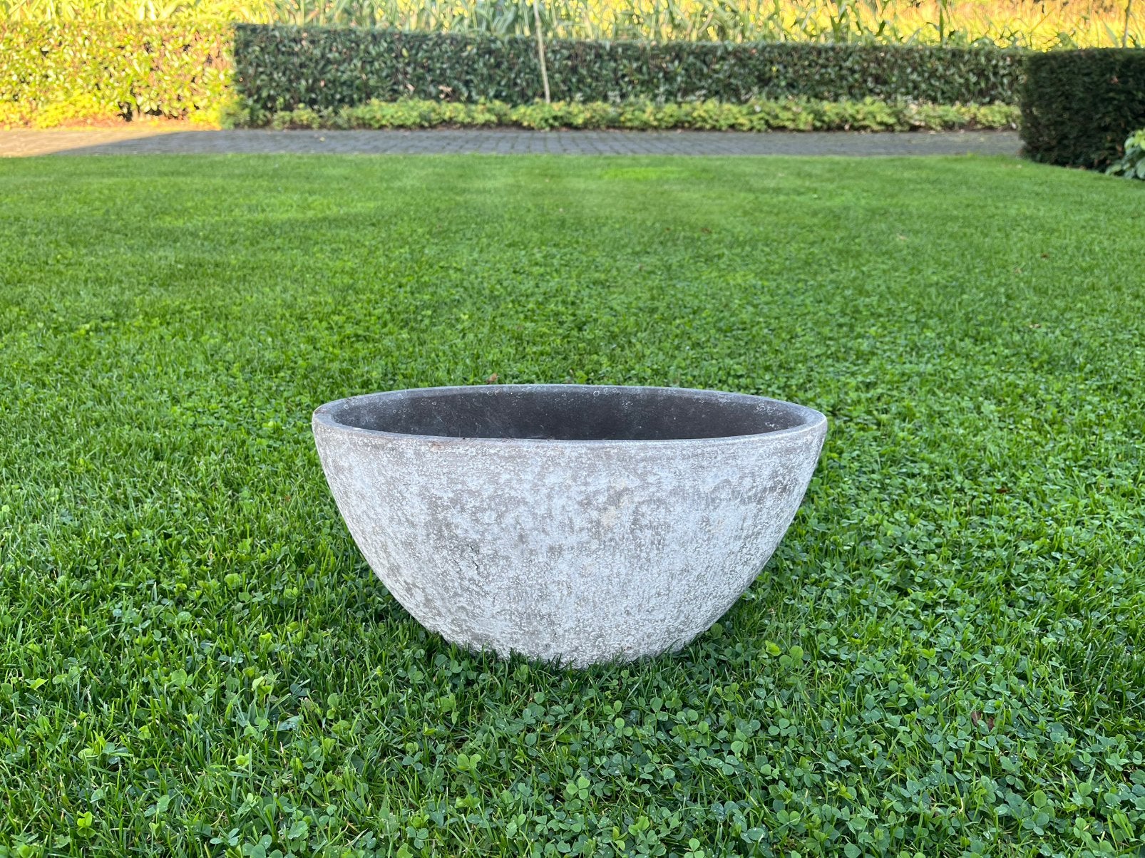 Te koop zeer mooi stenen bloempot., Tuin en Terras, Bloembakken en Plantenbakken, Ophalen, Steen, Minder dan 30 cm, Rond