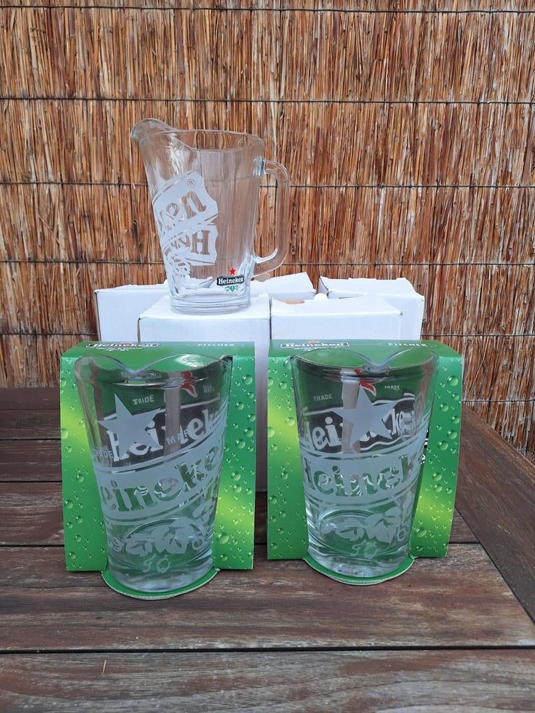 Glazen pitchers Heineken 1,8L, Ophalen, Zo goed als nieuw, Bierglas