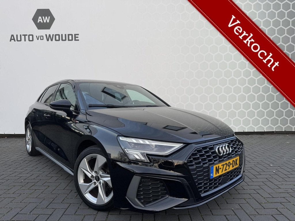 Audi A3 Sportback 30 TFSI S edition S-line Automaat Black li, Auto's, Audi, Gebruikt, Leder en Stof, Zwart, Bedrijf