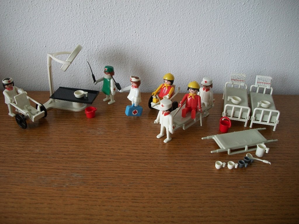 3404 ziekenhuis uit de jaren 70, Ophalen of Verzenden, Gebruikt, Complete set