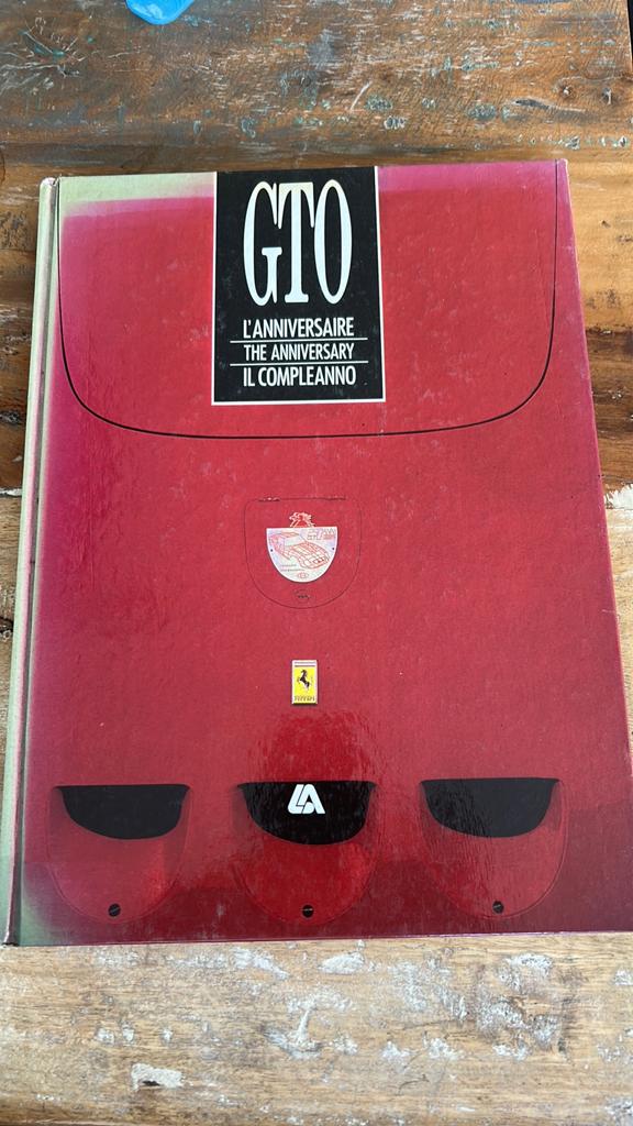 Ferrari GTO: L'Anniversaire - The Anniversary - Il Compleann, Boeken, Auto's | Boeken, Gelezen, Ferrari, Ophalen of Verzenden