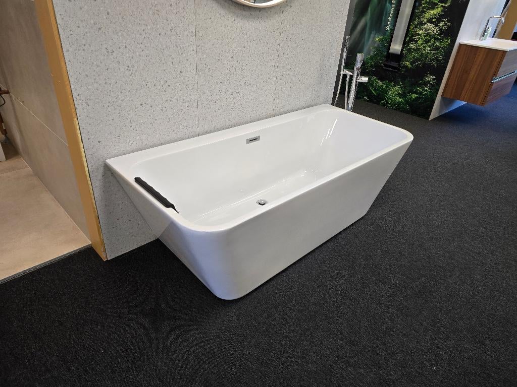 Showmodel uitverkoop : Lavigo back to wall ligbad 170x75, Ophalen, Nieuw, Bad
