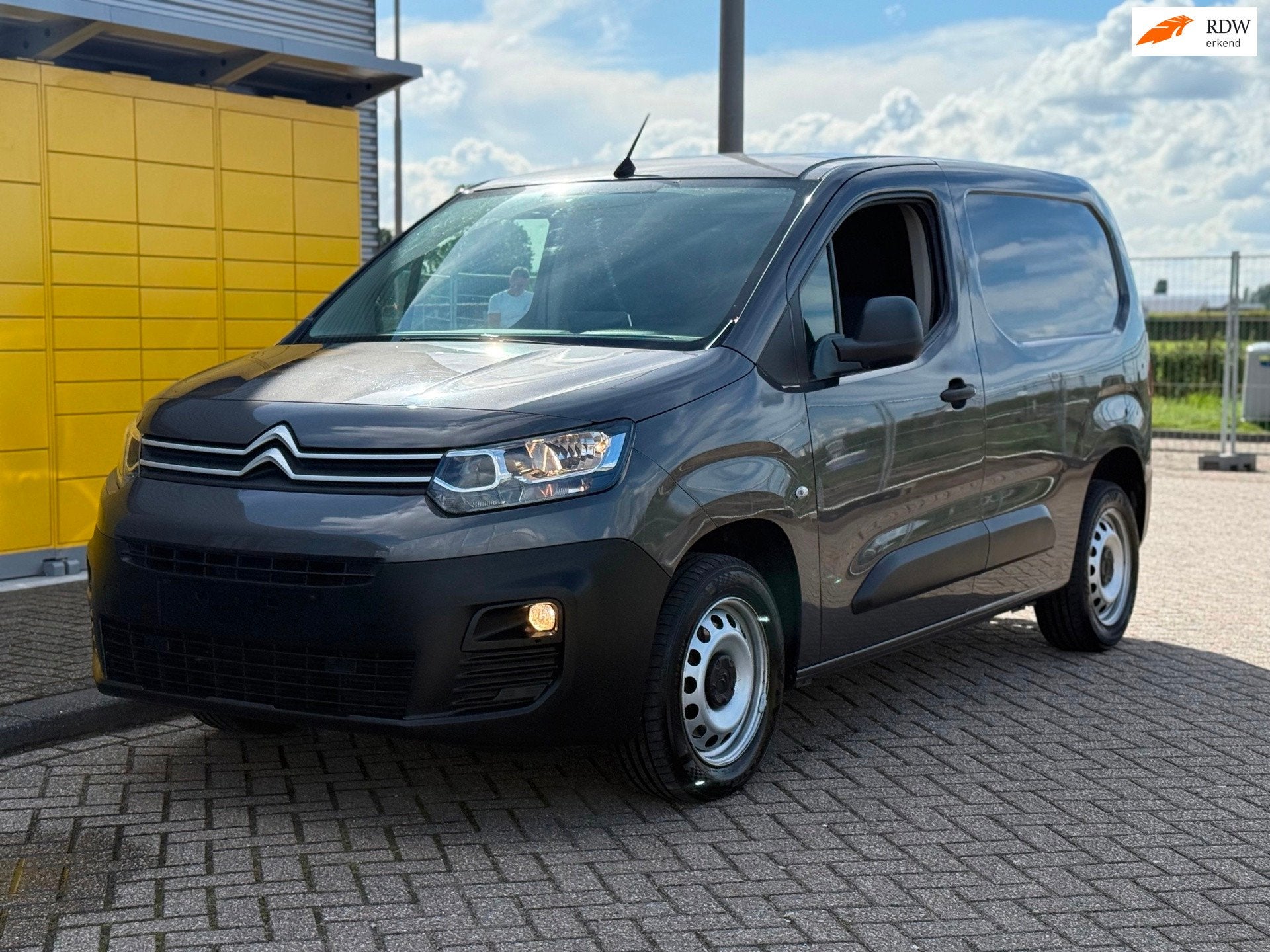 Citroen BERLINGO 1.5 BlueHDI Bj 2019 Euro6 3-zits AIRCO Navi, Auto's, Voorwielaandrijving, Stof, Gebruikt, 4 cilinders