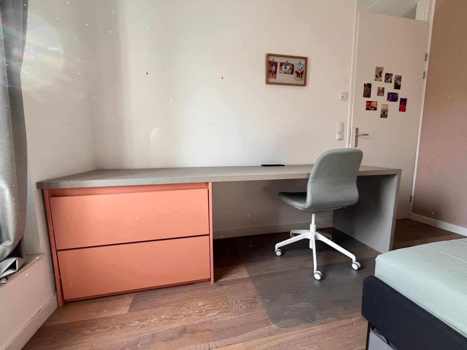 Groot mooi bureau, Huis en Inrichting, Bureaus, Ophalen, Gebruikt, Demontabel, Schoolbureau