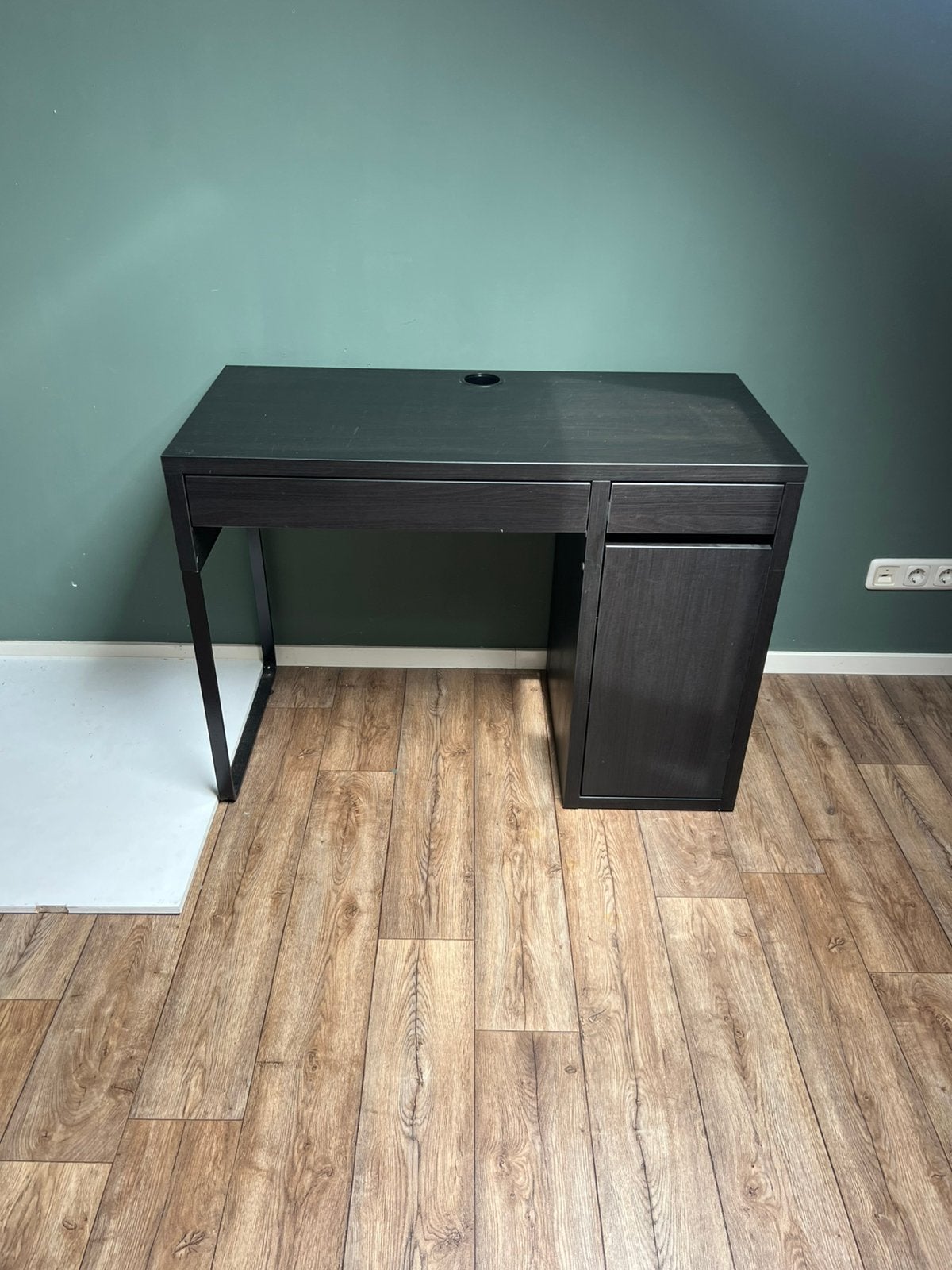 Ikea bureau, Huis en Inrichting, Bureaus, Ophalen of Verzenden, Zo goed als nieuw