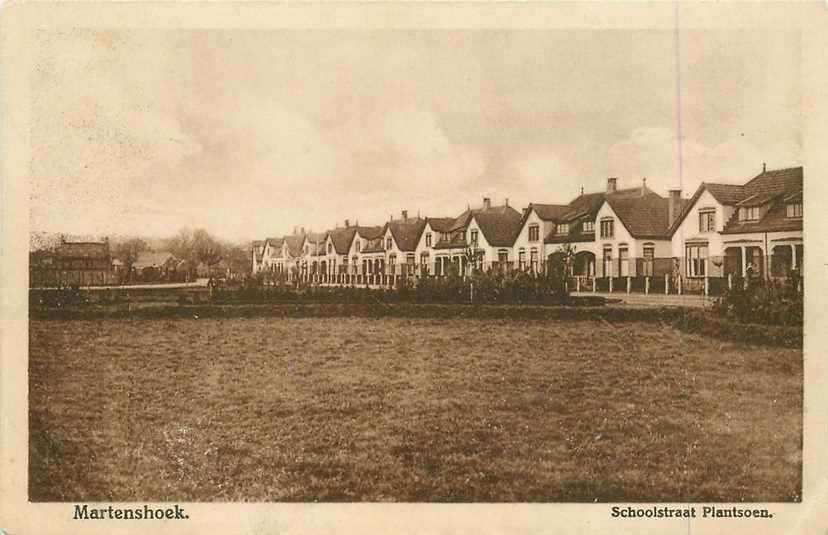 380-679-023 Martenshoek GR Schoolstraat Plantsoen, Verzamelen, Ansichtkaarten | Nederland, Verzenden, Voor 1920, Groningen
