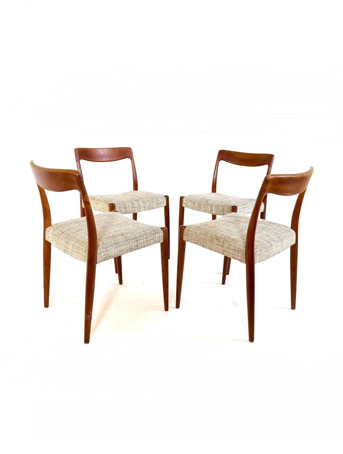 Set van 4 vintage Deense eetkamerstoelen ‘70, Huis en Inrichting, Stoelen, Ophalen of Verzenden, Zo goed als nieuw, Vier, Stof