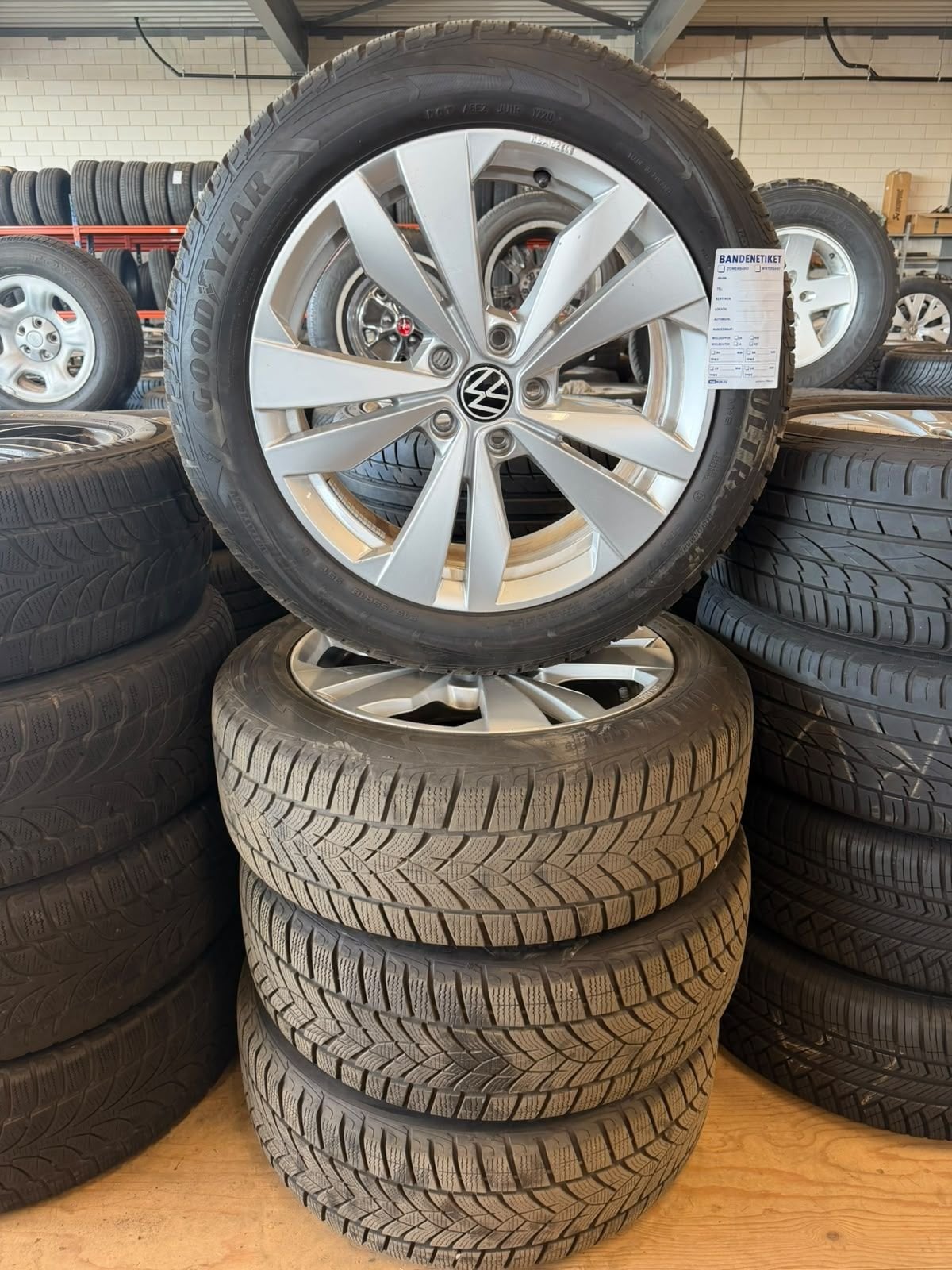 Volkswagen Id3 velgenset en winterbanden van Goodyear, Gebruikt, -, -, Banden en Velgen