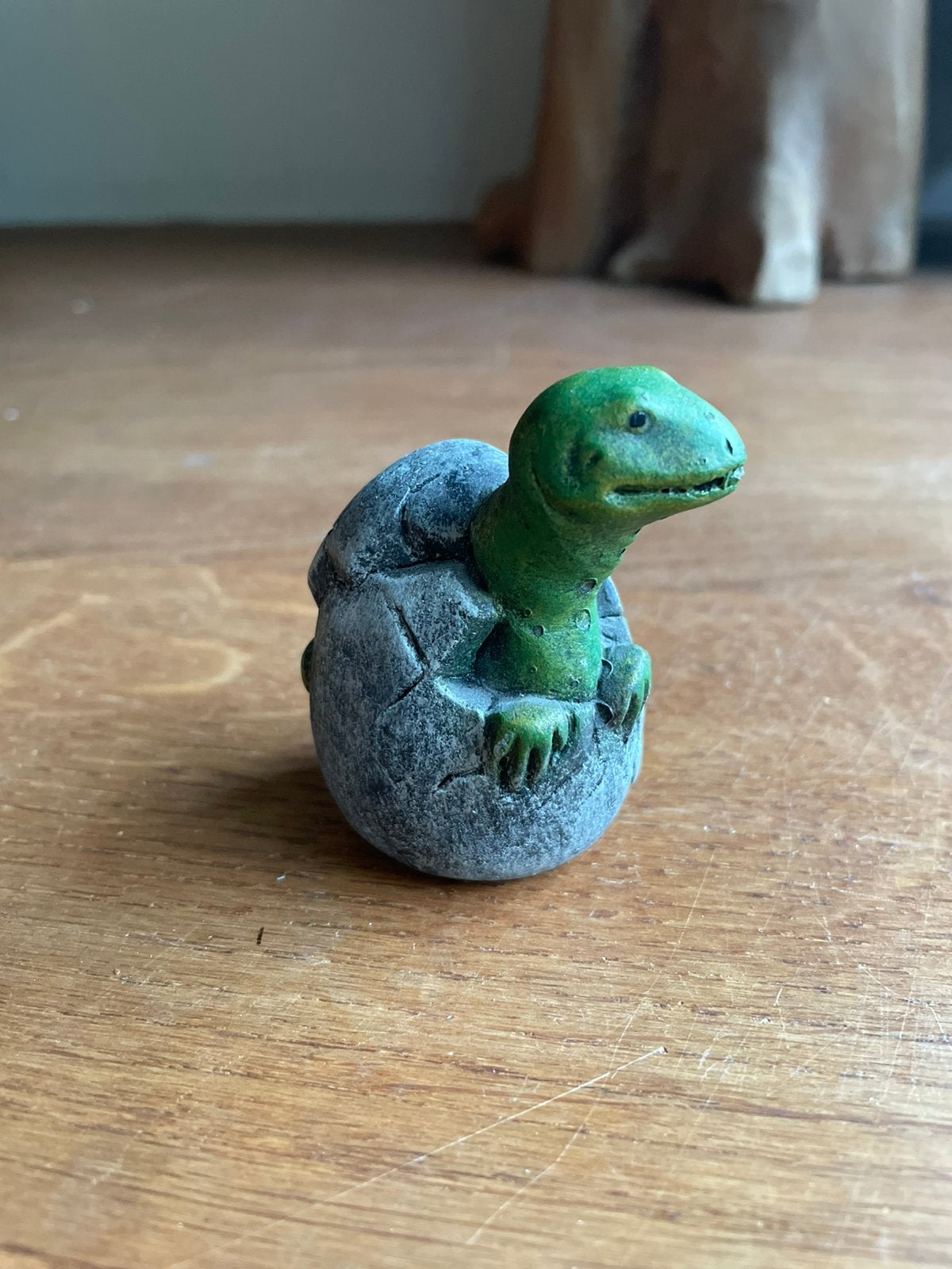 Baby dino beeldje, Ophalen of Verzenden, Zo goed als nieuw, Dier