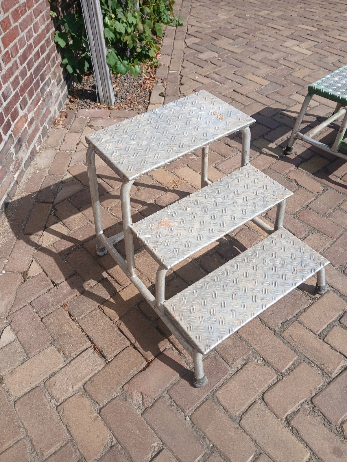 2 st aluminium trapje, Doe-het-zelf en Verbouw, Ladders en Trappen, Ophalen, Zo goed als nieuw, Minder dan 2 meter