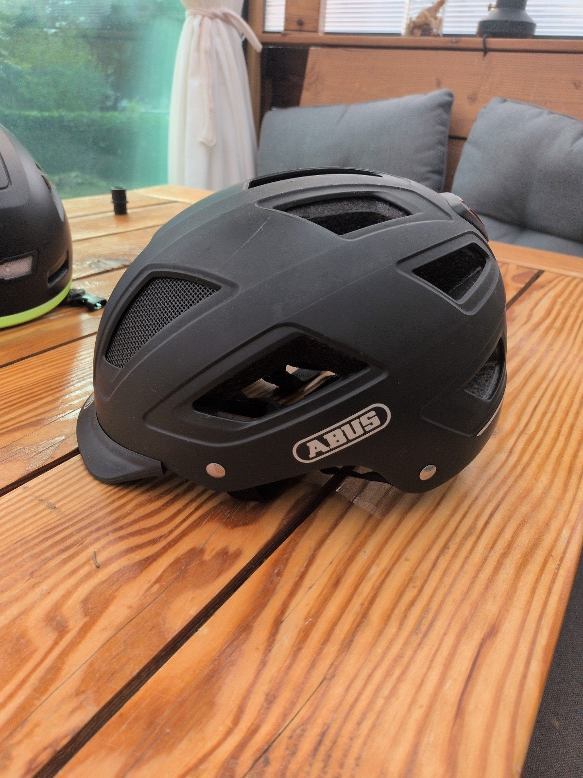 Abus Hyban 2.0 fietshelm met achterlicht, maat M (52-58), Fietsen en Brommers, Fietsaccessoires | Fietshelmen, Ophalen, Nieuw