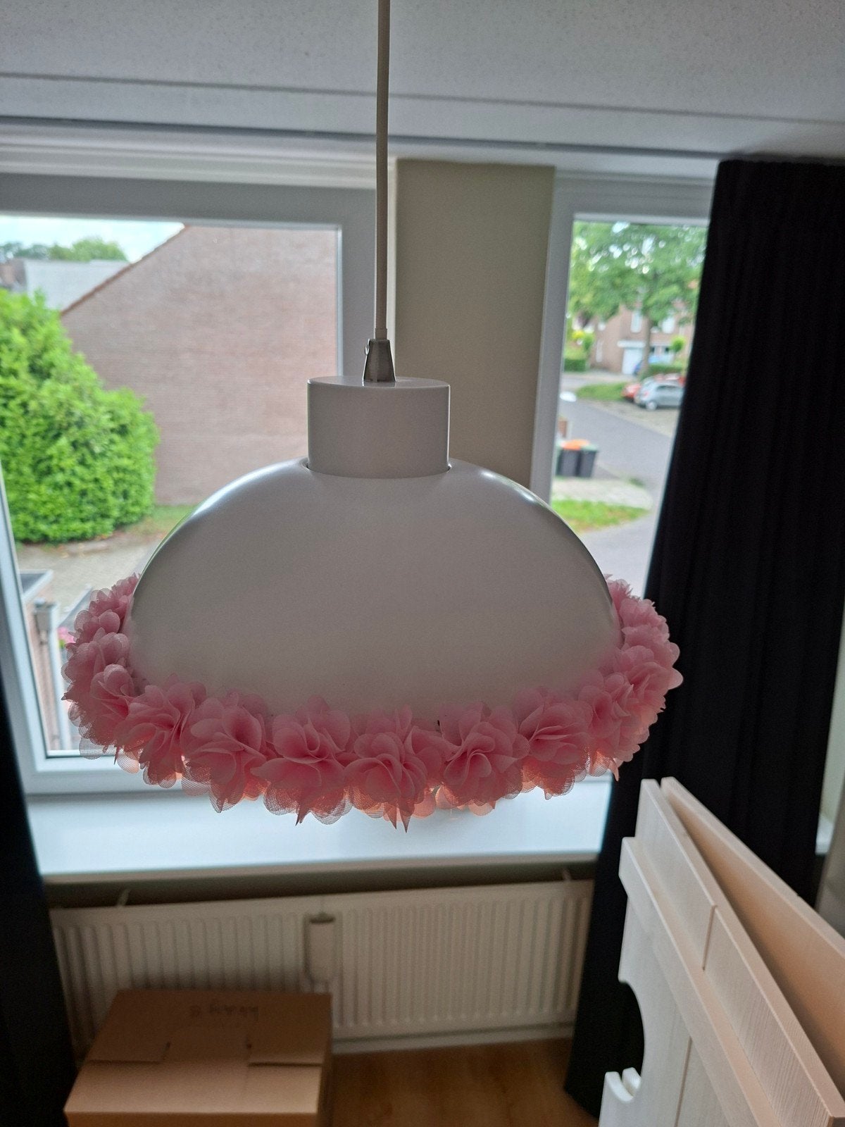 Wit roze hanglamp, Huis en Inrichting, Lampen | Hanglampen, Ophalen, Minder dan 50 cm