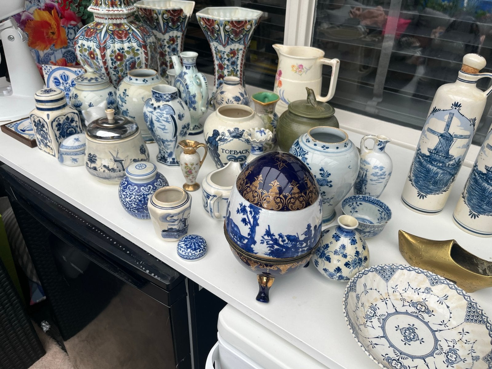 Delfts Blauw en Antiek Keramiek Collectie, Ophalen