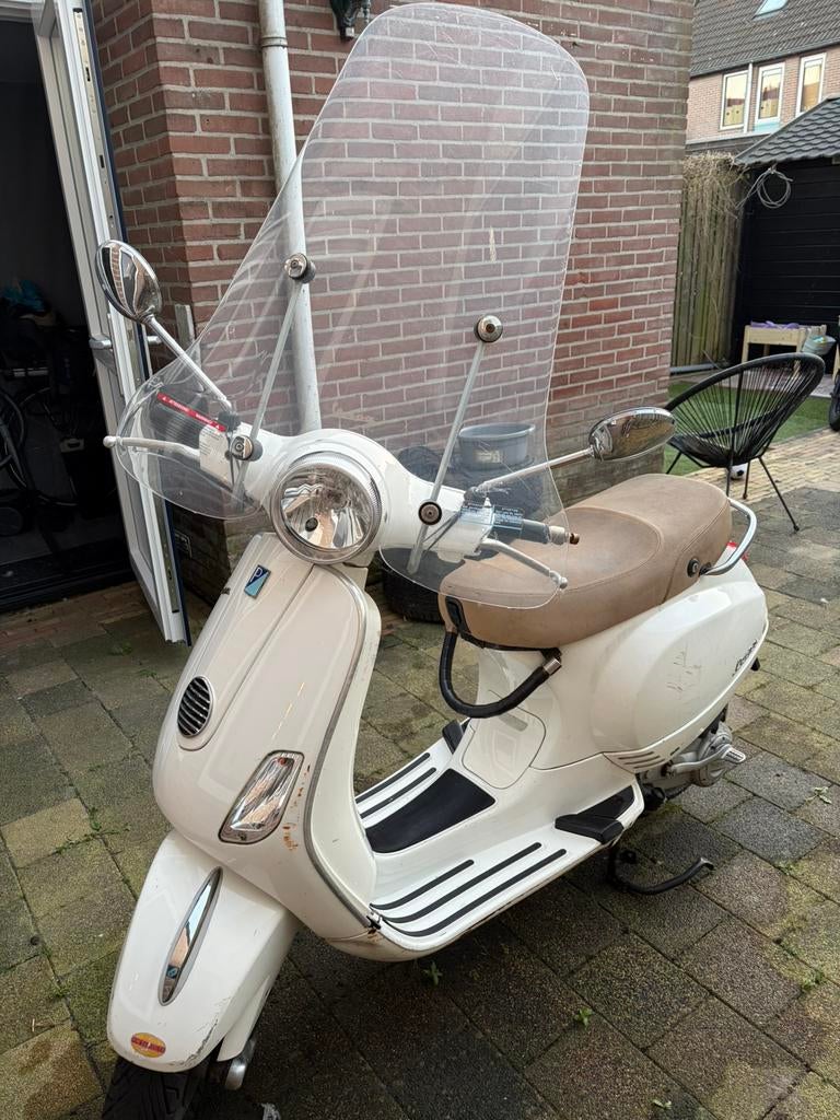 Vespa LX50 wit (2010) | 45 km/u | loopt nu niet, Ophalen, Gebruikt, Benzine, Vespa LX
