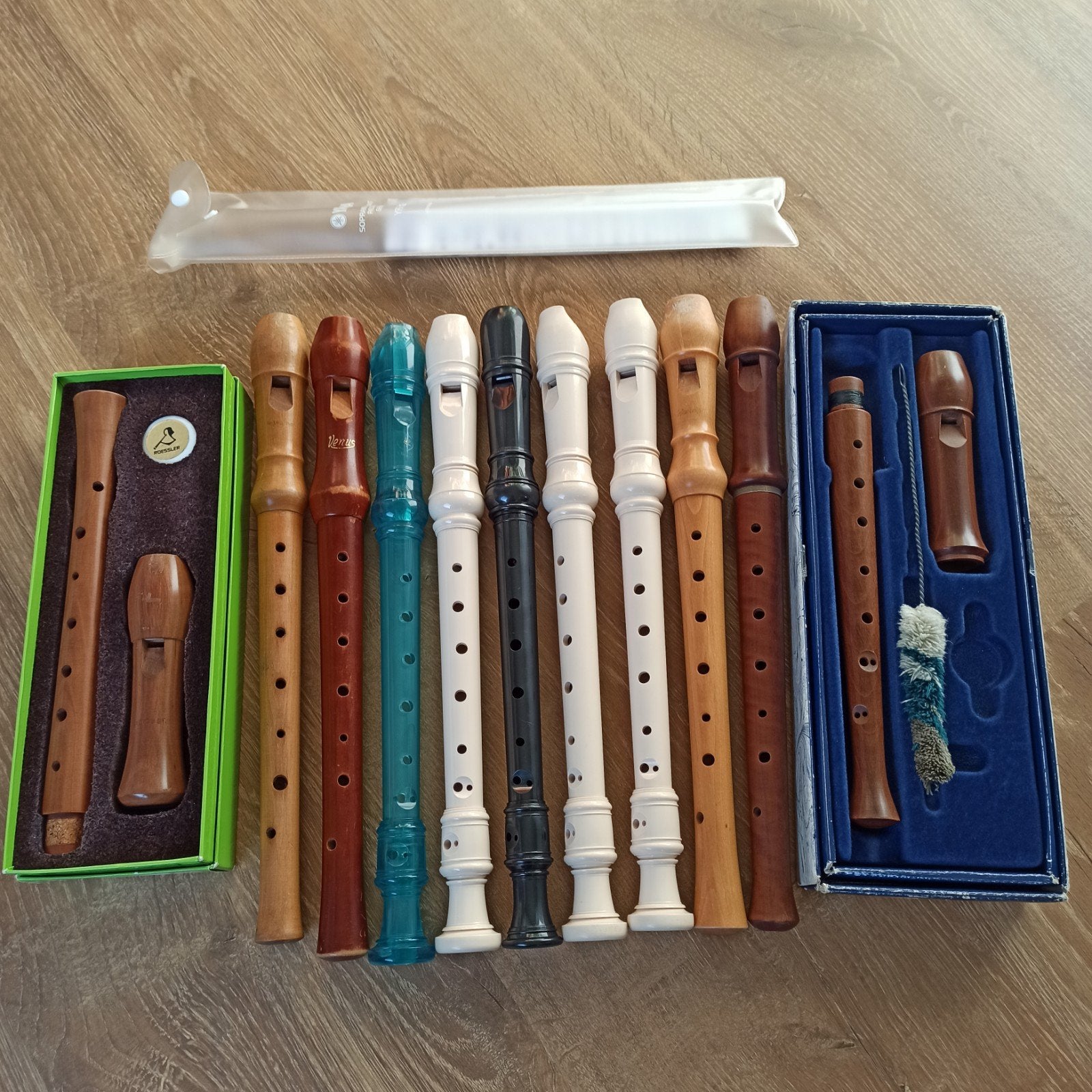 Lot van 11 sopraan blokfluiten, Ophalen of Verzenden, Gebruikt, Sopraan of Sopranino, Met koffer, hoes of etui