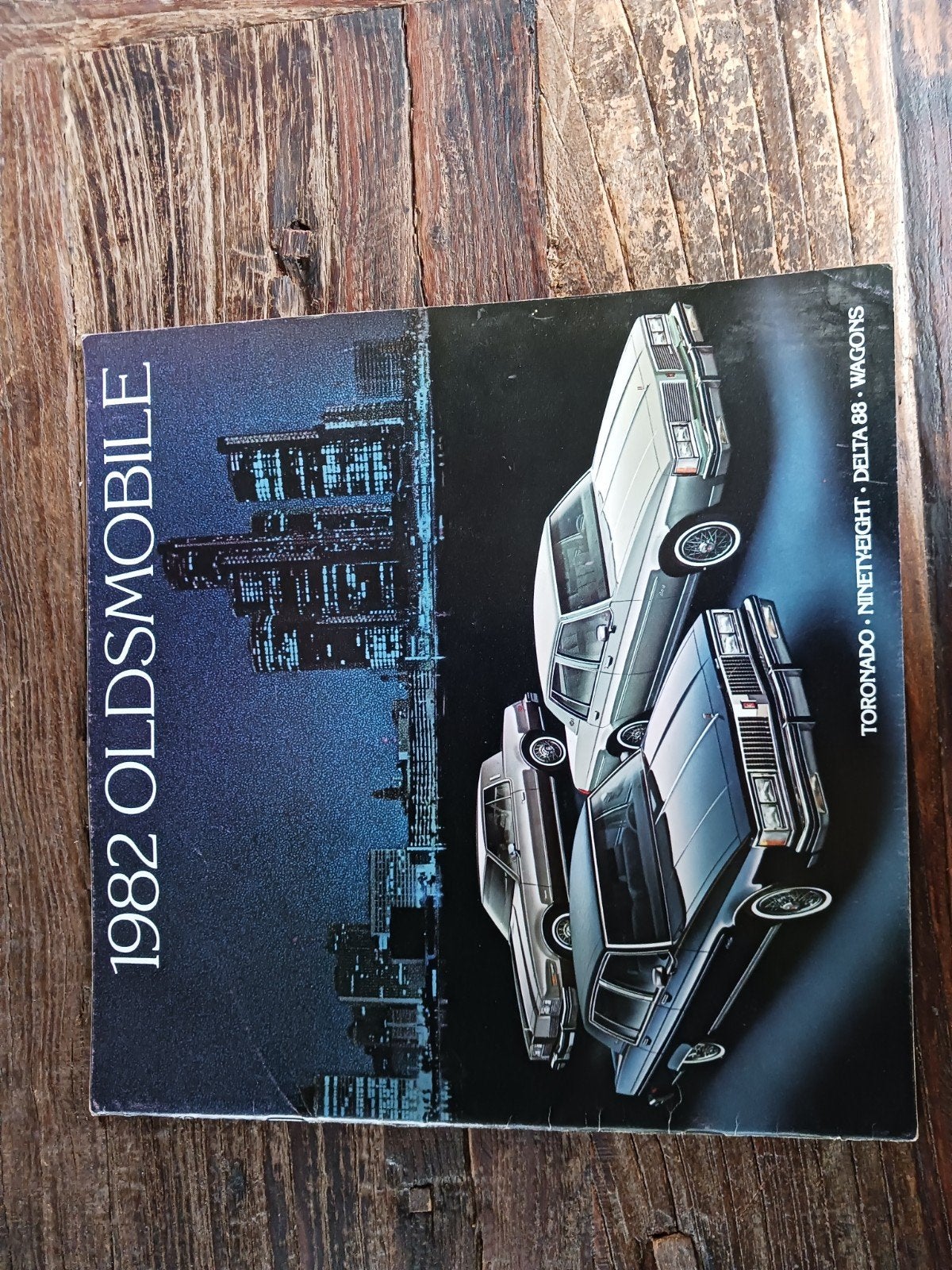 Oldsmobile brochure 1982, Ophalen of Verzenden, Gelezen, Overige merken