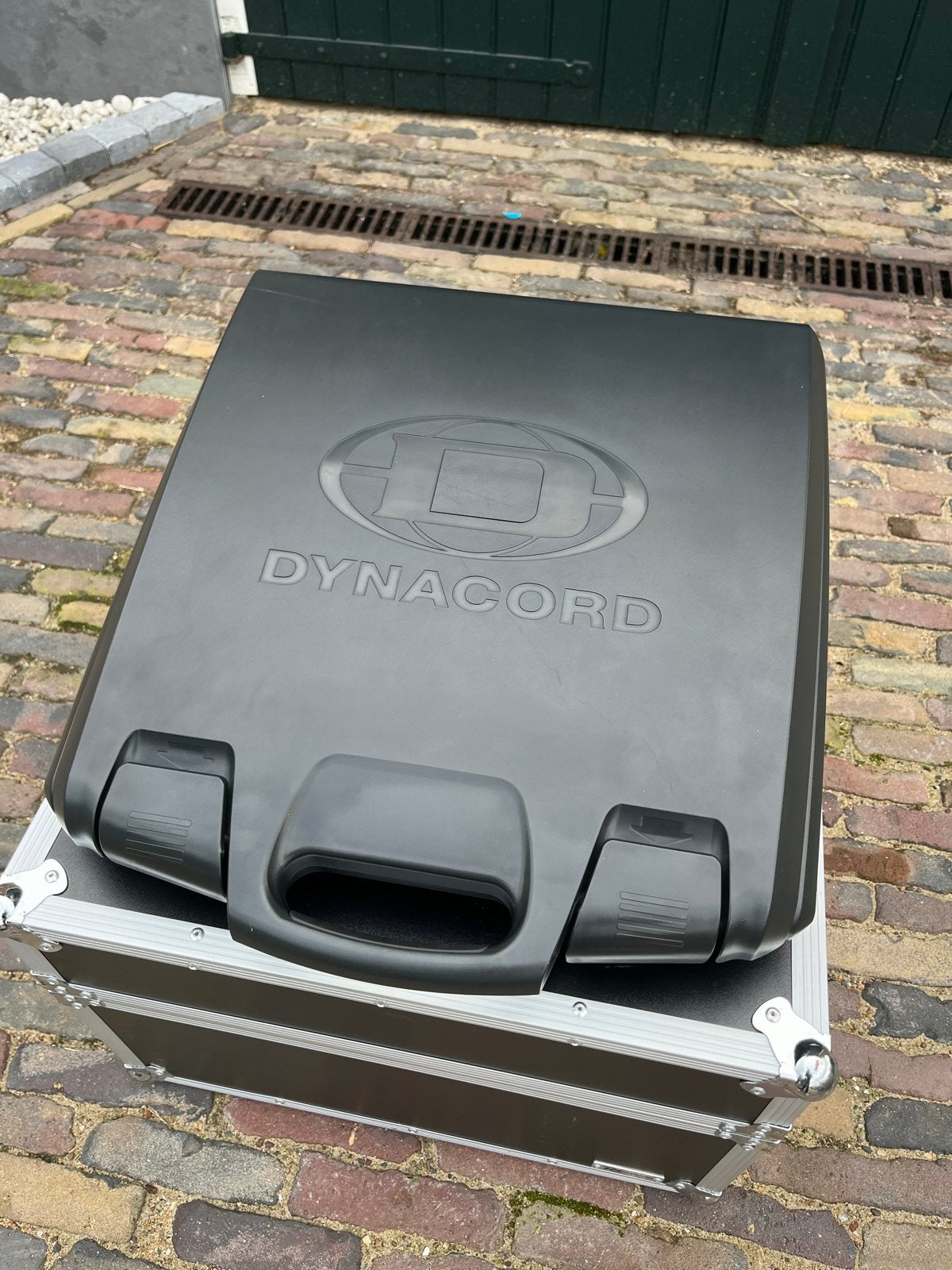 Dynacord PowerMate 1000MK3 Powermixer incl. deksel en kabel, Muziek en Instrumenten, Mengpanelen, Gebruikt, Microfooningang, Ophalen of Verzenden