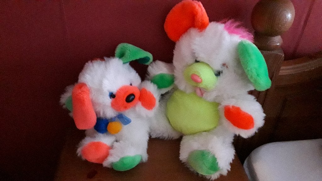 2 Witte beertjes, hondjes felle kleuren 10,00 zgan jaren 80, Overige typen, Ophalen of Verzenden, Zo goed als nieuw, Middelgroot (20 tot 80 cm)