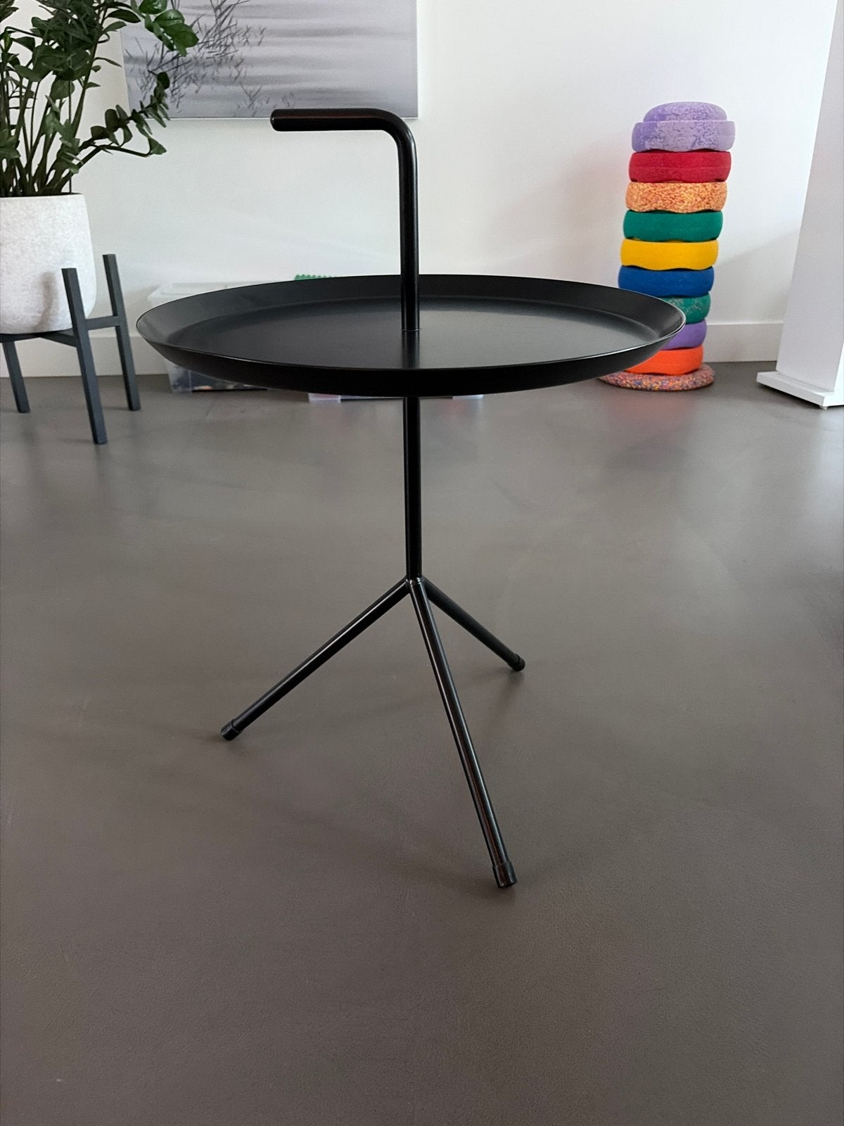 Hay Zwarte bijzettafel met handvat -  goede staat, Ophalen, Minder dan 55 cm, Metaal of Aluminium, Rond