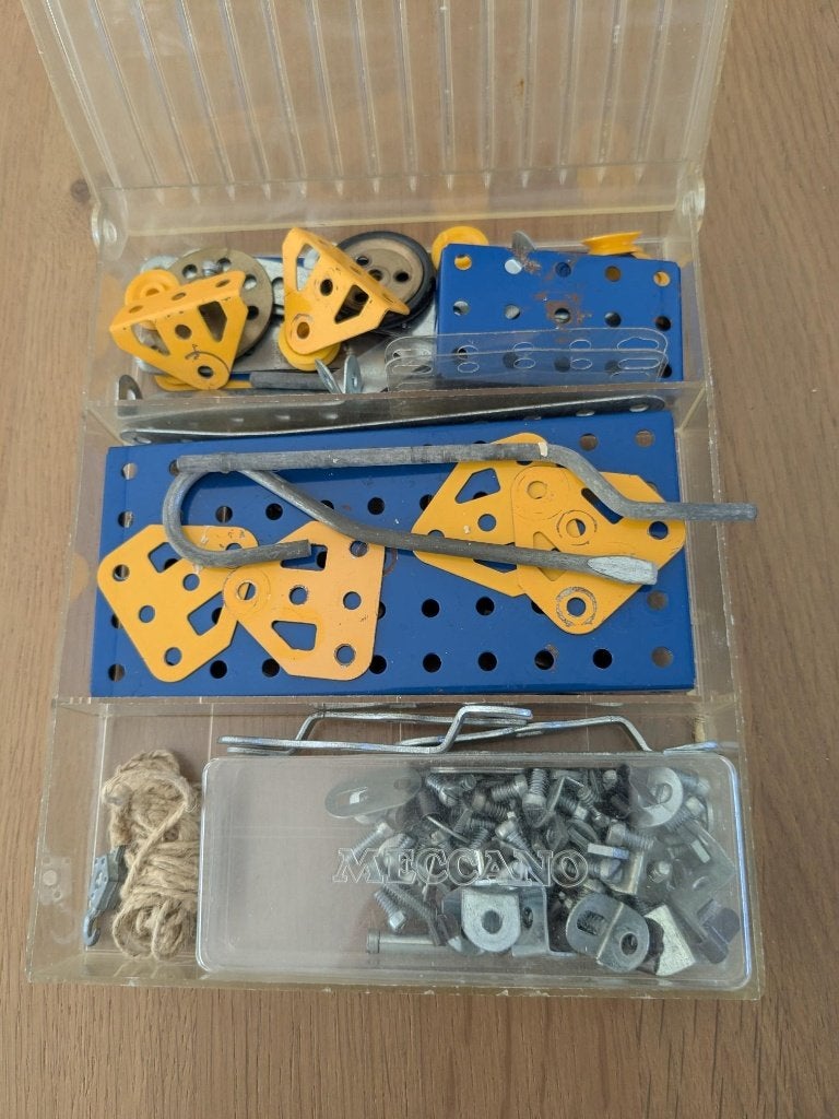 Meccano, Ophalen, Gebruikt