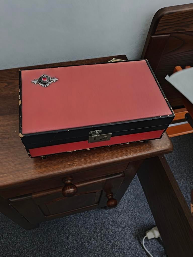 Vintage sieradendoosje met muziek - rood/zwart, Ophalen