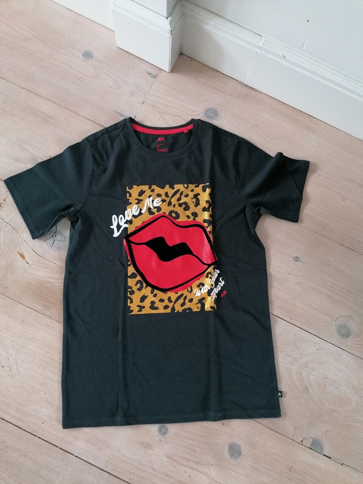 WE tiener t-shirt 134-140, WE, Meisje, Ophalen of Verzenden, Zo goed als nieuw