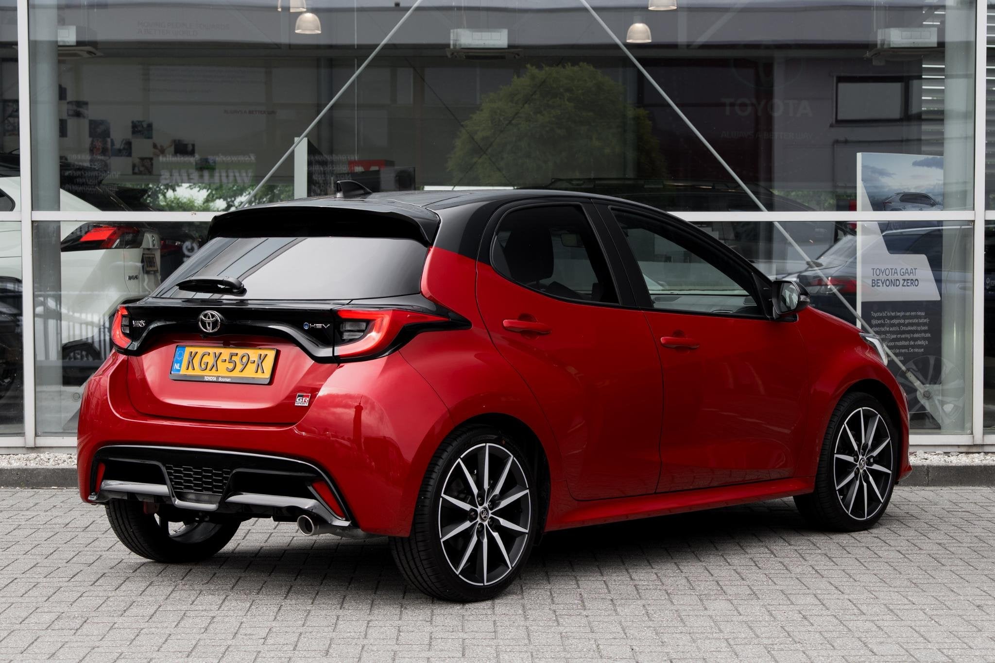 Toyota Yaris 1.5 Hybrid 130 GR SPORT, Auto's, Toyota, 450 kg, Gebruikt, Euro 6, 23 km/l