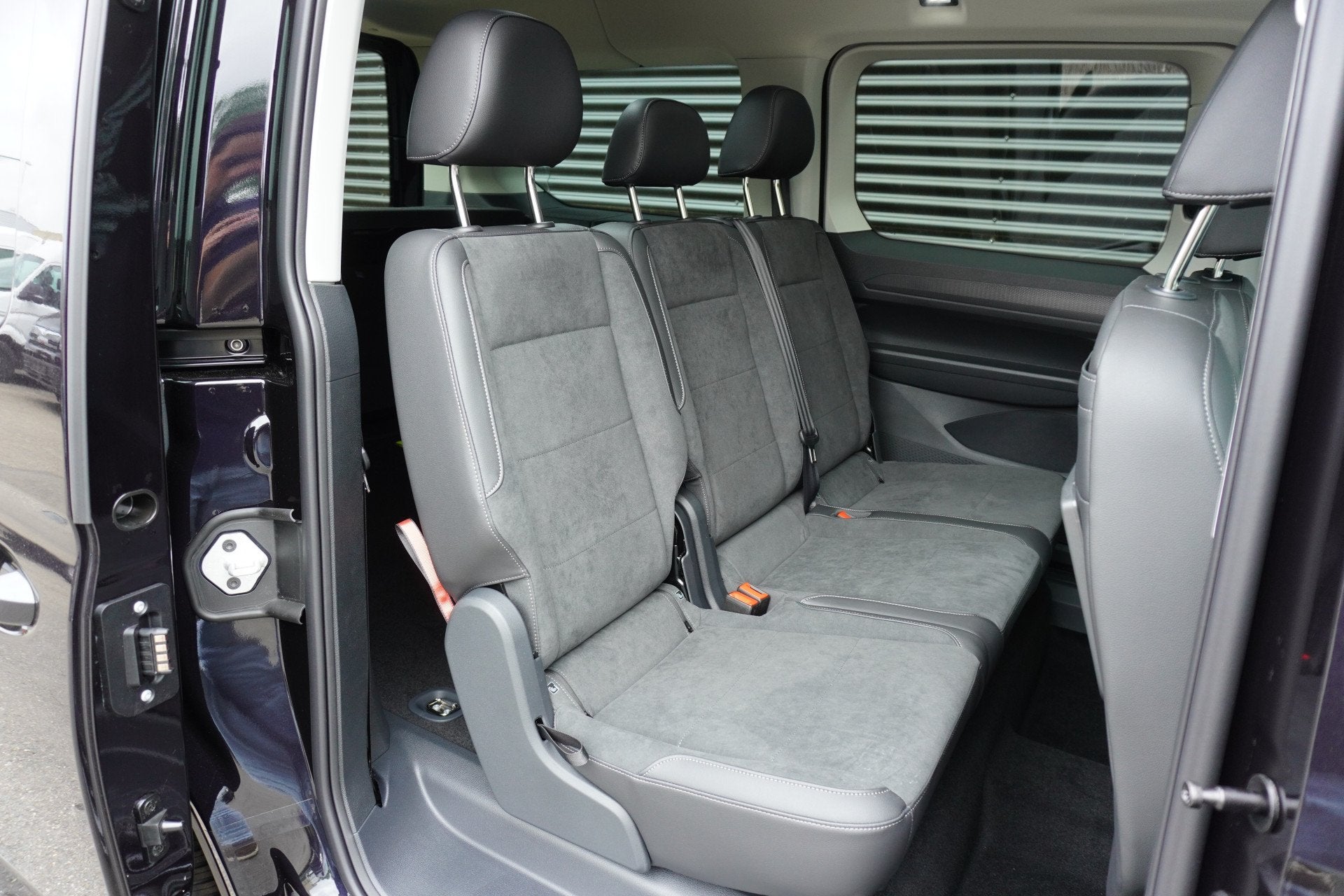 Volkswagen Caddy Maxi L2 150pk Plug-in Hybride Style Trekhaa, Auto's, Euro 6, 4 cilinders, 150 pk, Zwart